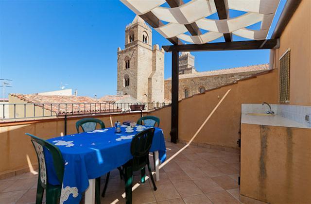 Terrazza Delle Mura Cefalu Ruang foto